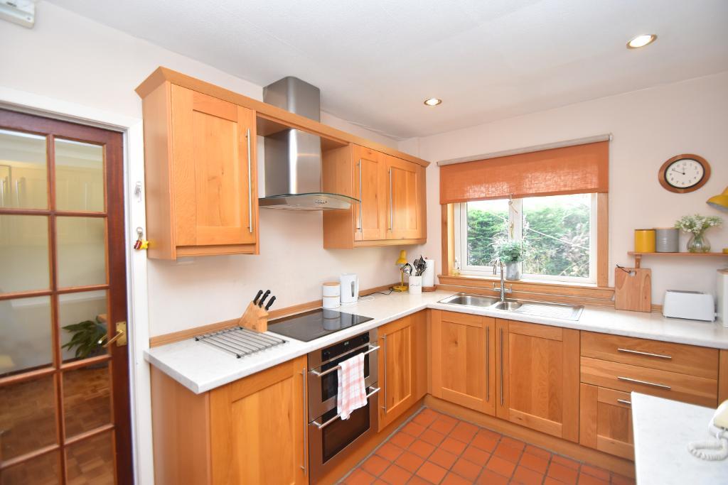 4 Bedroom Detached House For Sale in Millersneuk Avenue, Lenzie